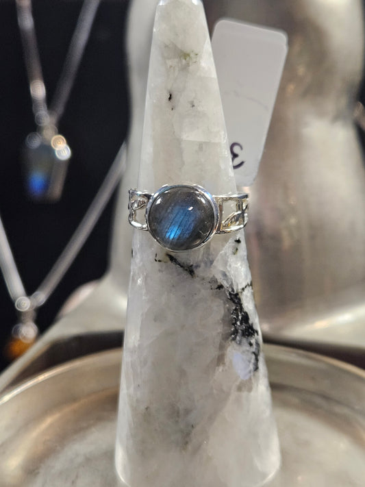 Labradorite size 6