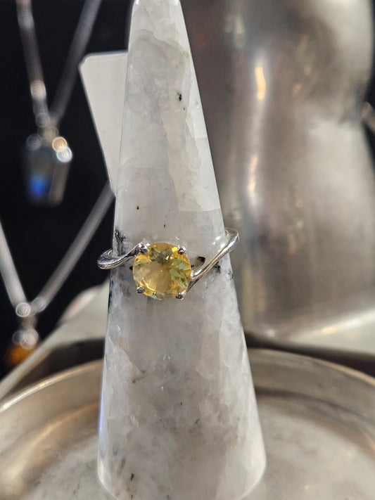 Citrine silver size 8